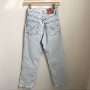 Levi’s, light wash ribcage straight ankle size 25